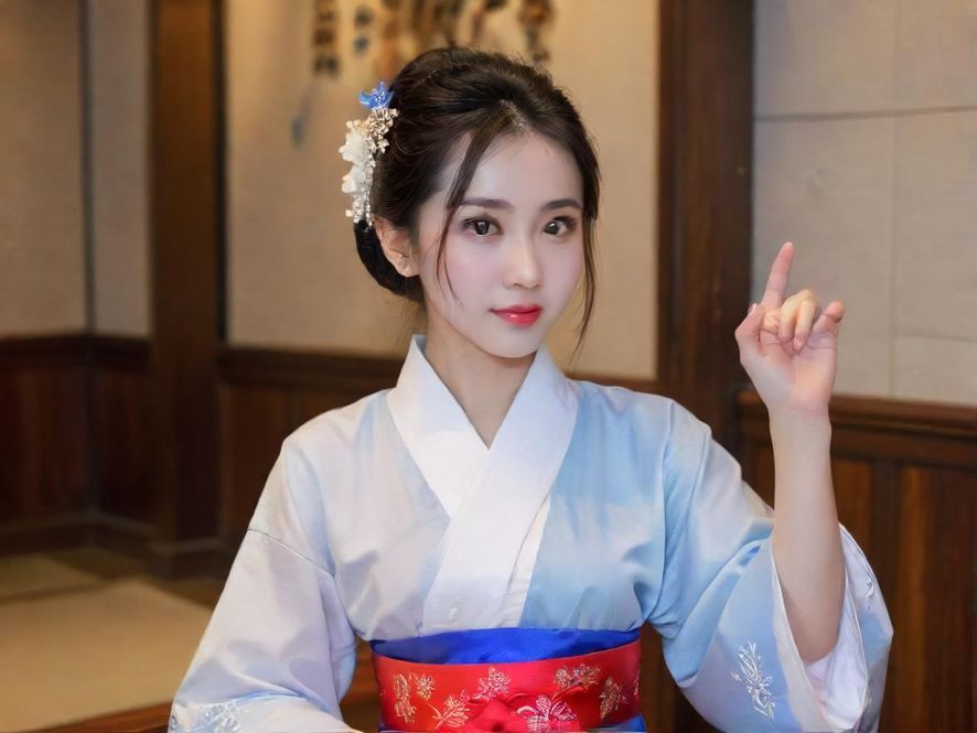 一间布置温馨、光线柔和的现代卧室,暗示私密与舒适的休闲空间。